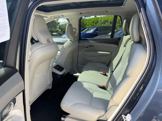 Used 2022 Volvo XC90 T5 Momentum w/ Climate Package FWD image 14