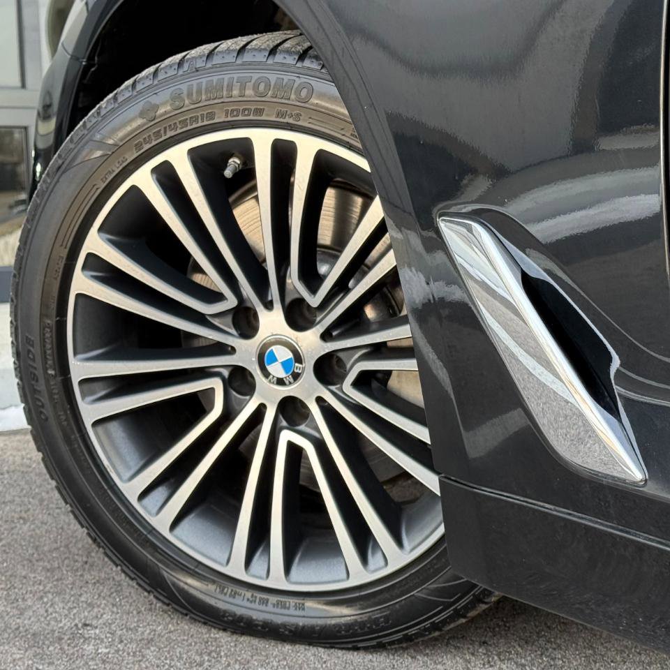 Used 2019 BMW 540i image 30