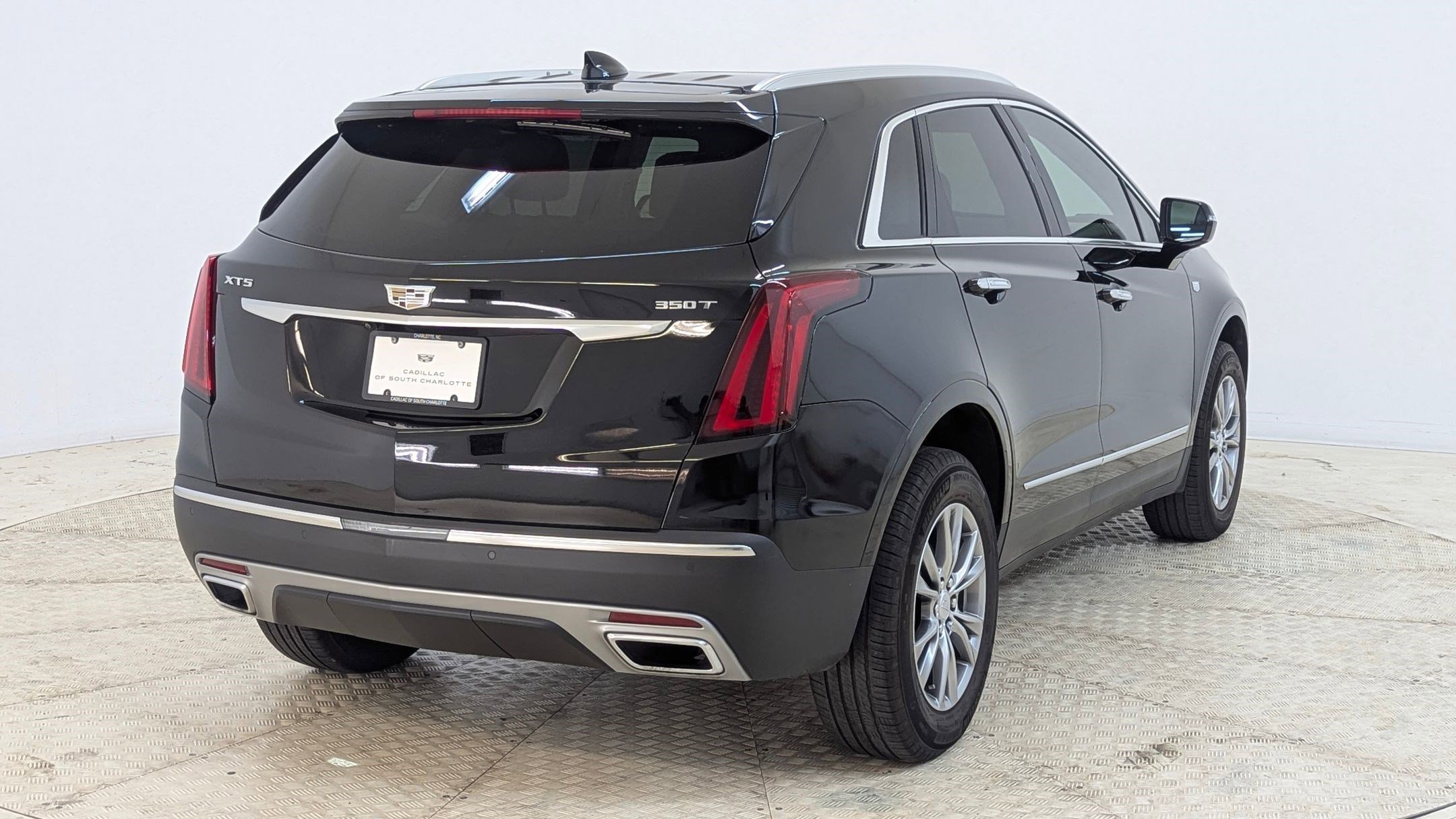 Certified 2023 Cadillac XT5 Premium Luxury image 9