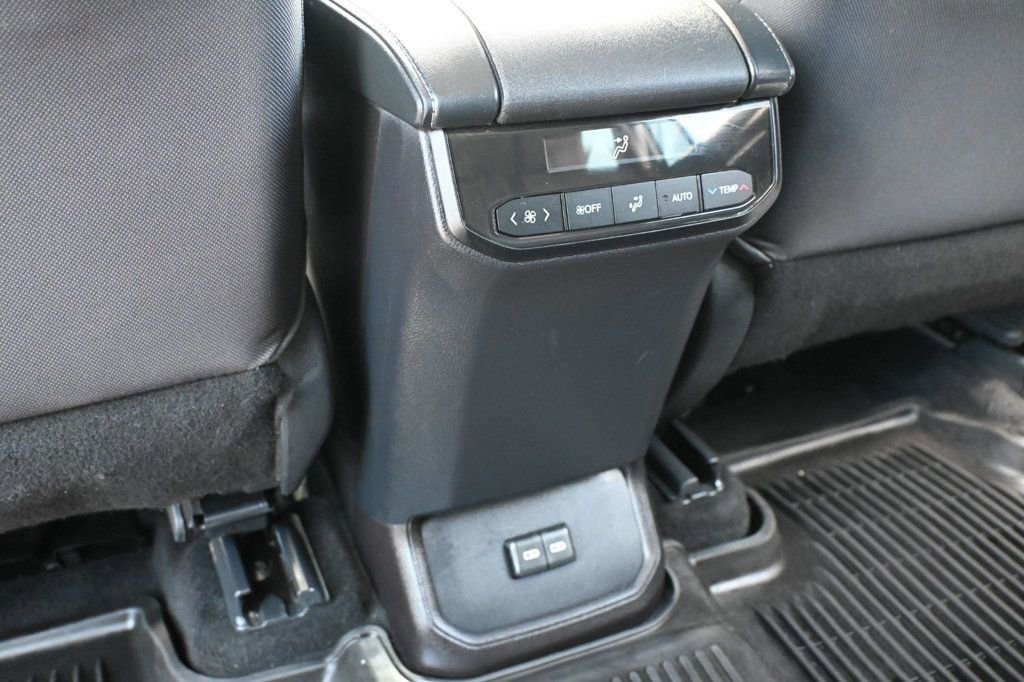 Used 2022 Toyota Highlander LE FWD image 15