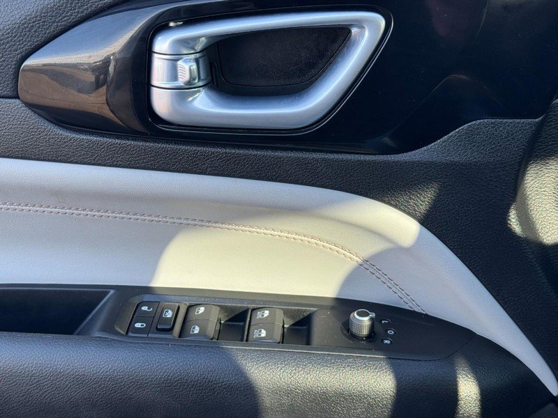 Used 2022 Jeep Compass Limited image 24