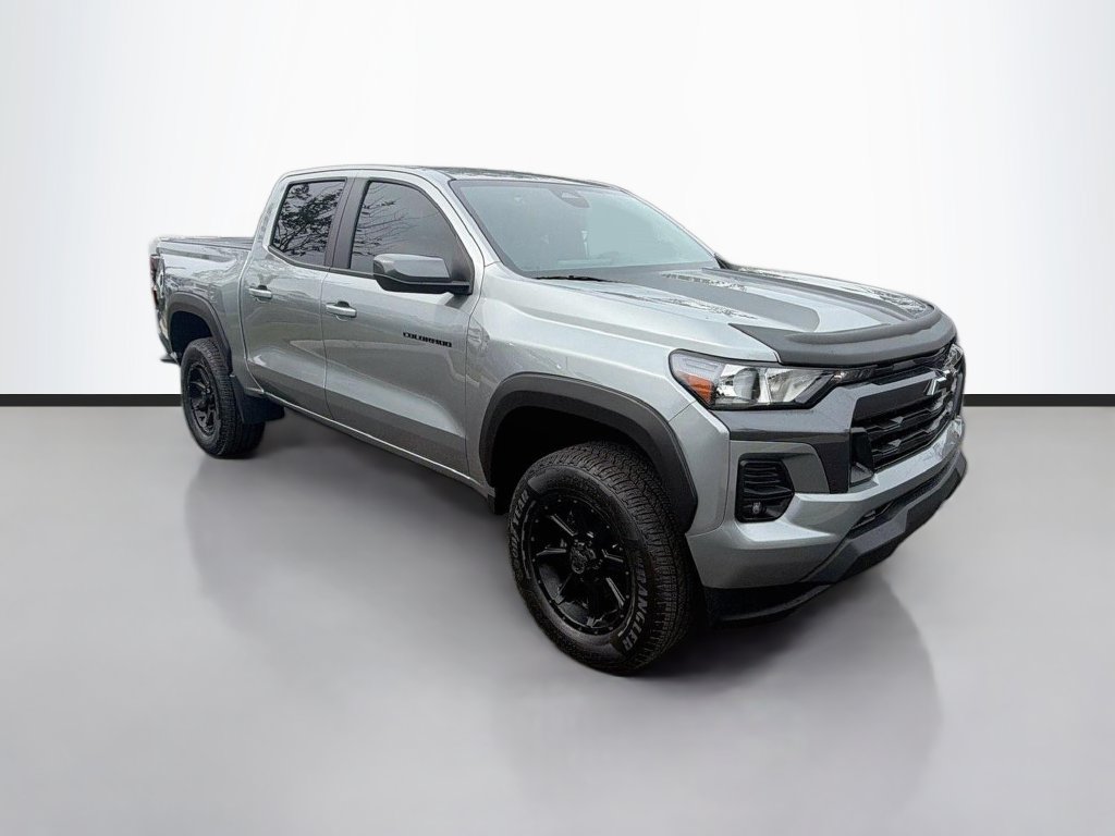 Used 2024 Chevrolet Colorado LT w/ LT Convenience Package RWD image 3