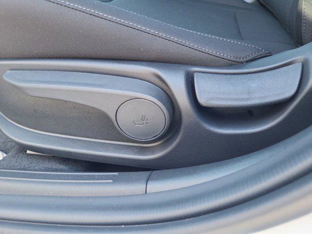 New 2025 Hyundai Elantra SEL FWD image 14