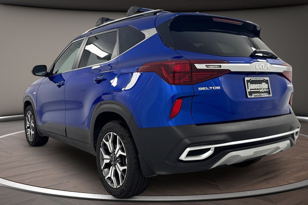 Used 2023 Kia Seltos EX AWD/4WD image 5