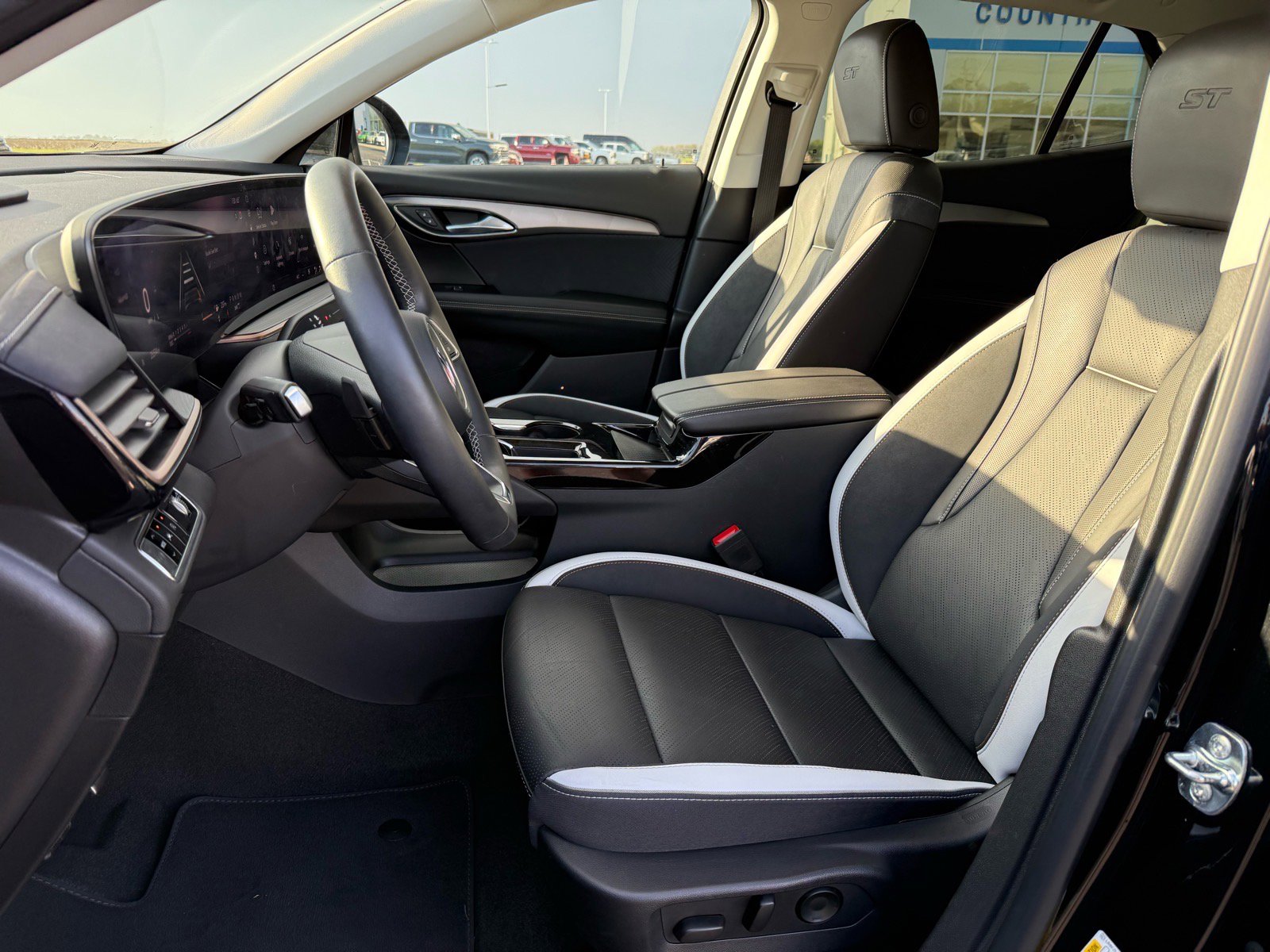 Used 2025 Buick Envision Sport Touring AWD/4WD image 10