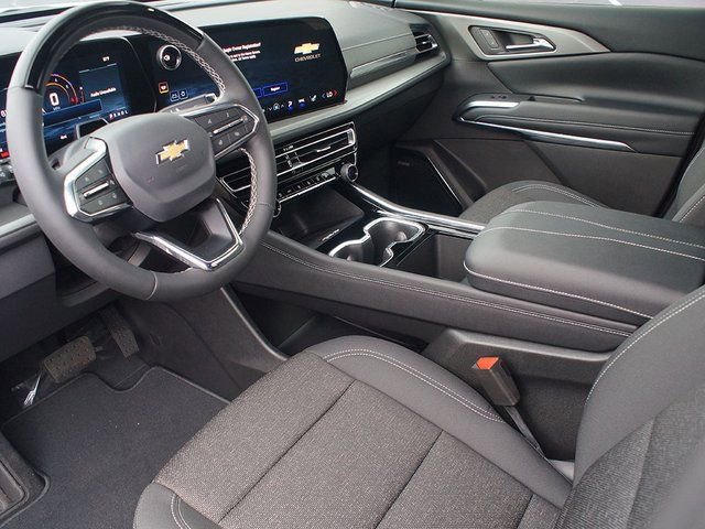 New 2026 Chevrolet Traverse LT w/ Enhanced Driving Package image 3