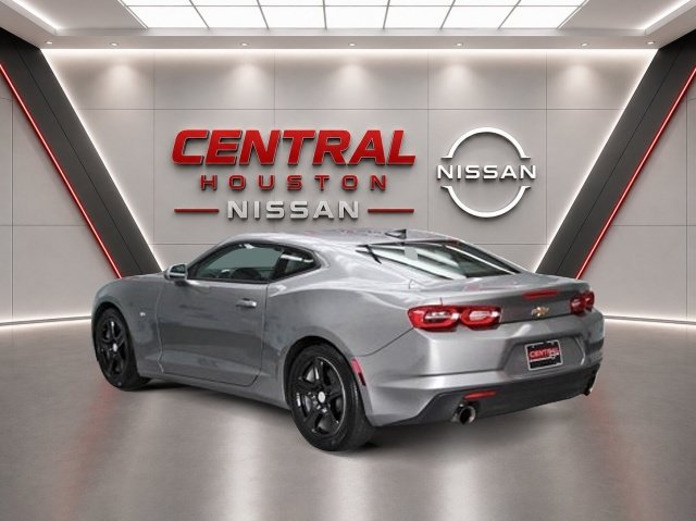 Used 2023 Chevrolet Camaro LT RWD image 3