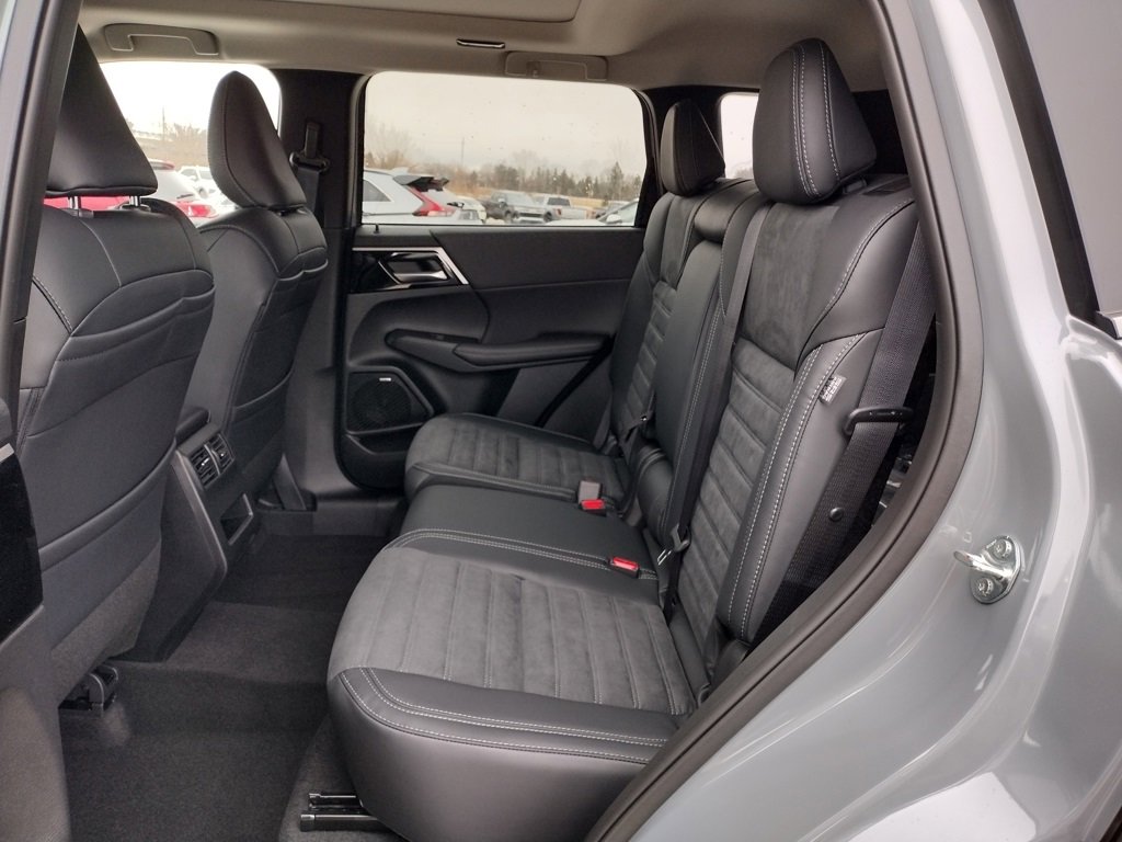 New 2026 Mitsubishi Outlander Trail Edition image 8