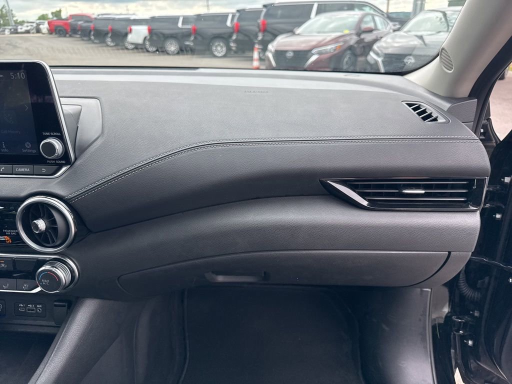 Used 2025 Nissan Sentra SV FWD image 19