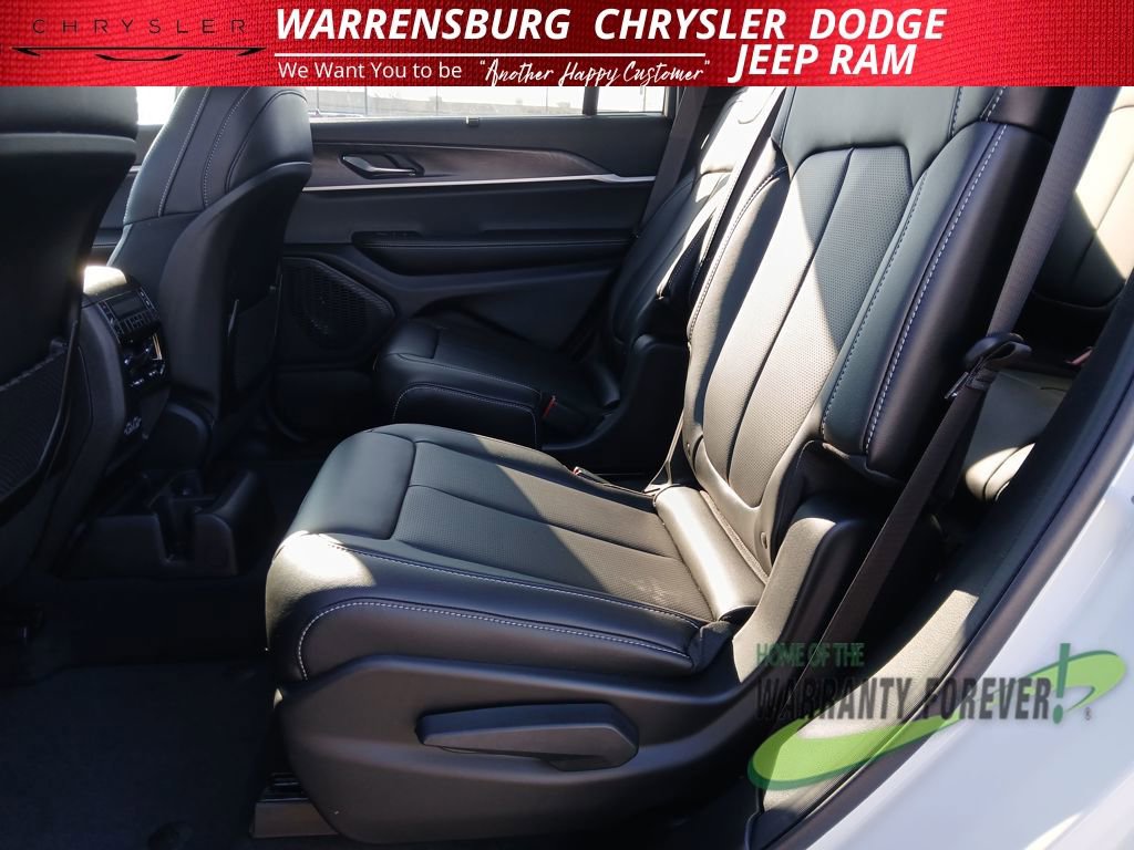 New 2025 Jeep Grand Cherokee L Limited w/ Luxury Tech Group II image 13