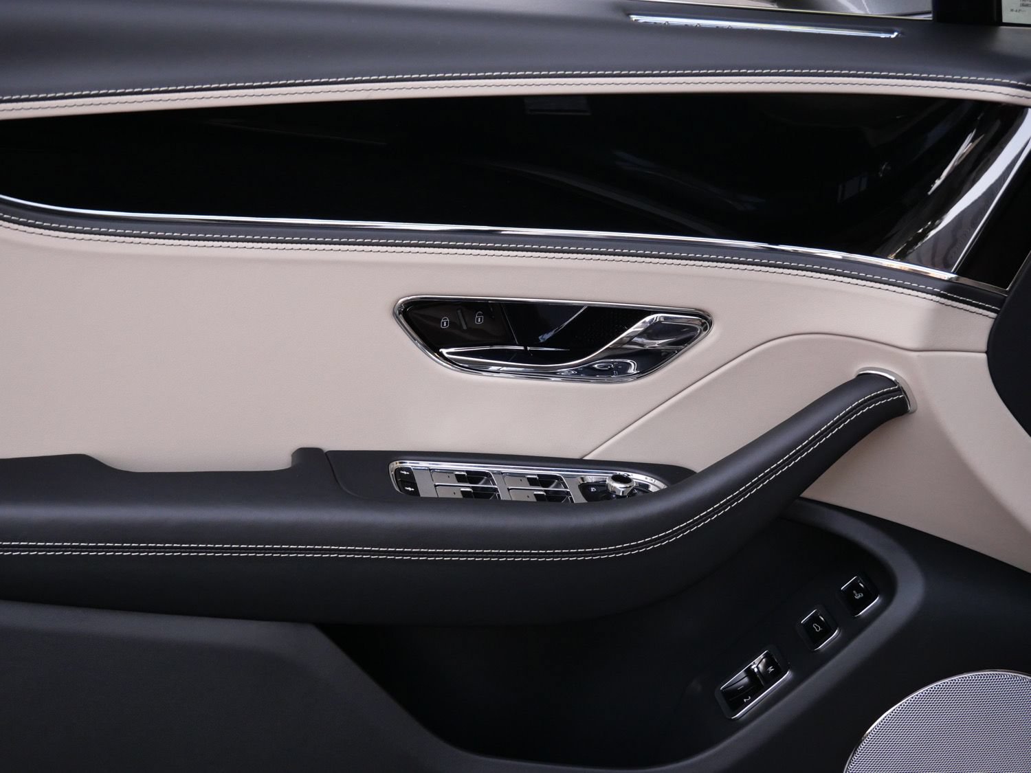 New 2026 Bentley Flying Spur Plug-In Hybrid AWD/4WD image 16