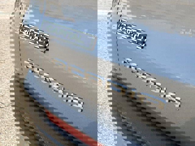 New 2025 GMC Acadia Elevation image 6