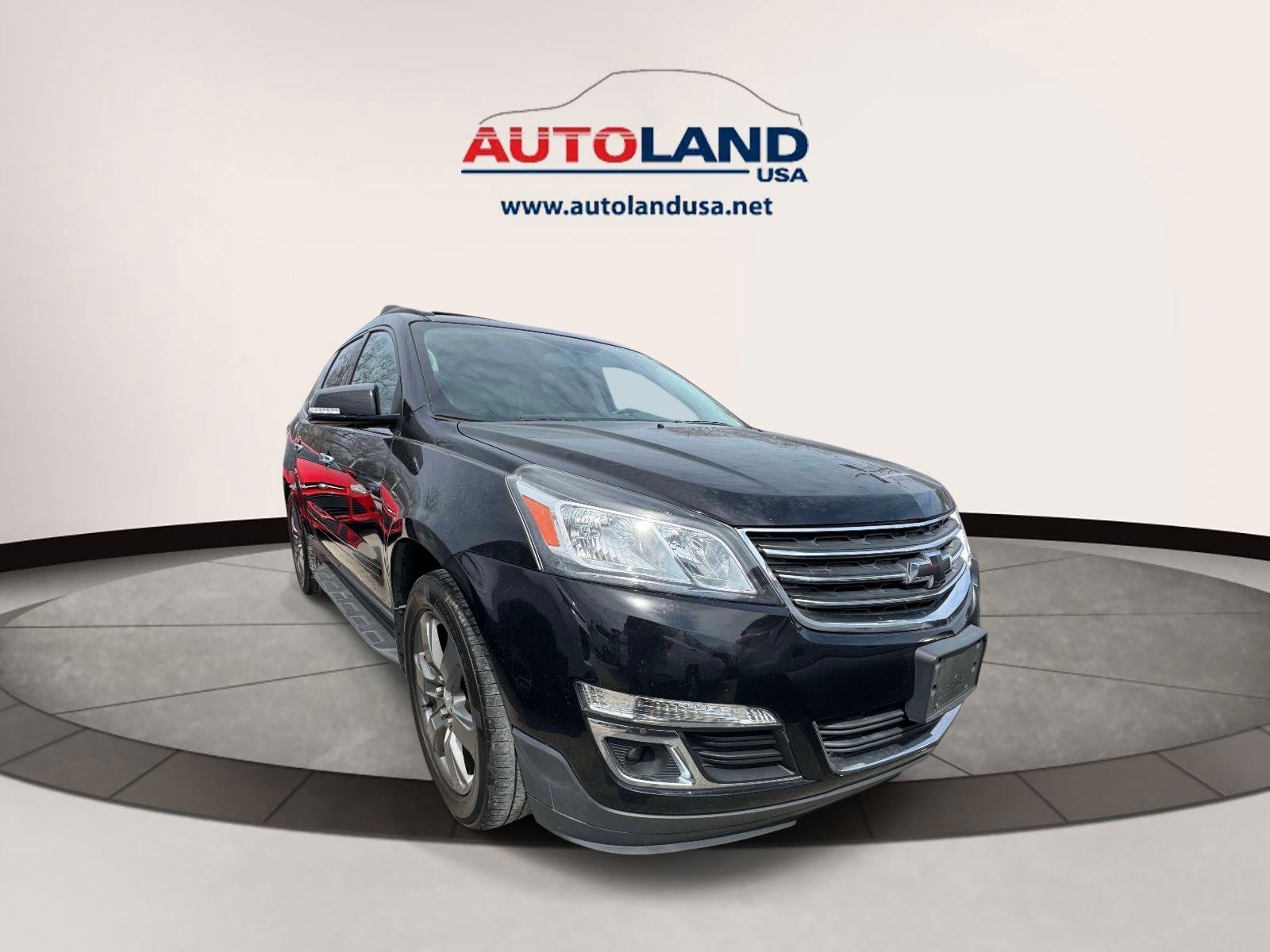 Used 2017 Chevrolet Traverse LT AWD/4WD image 2