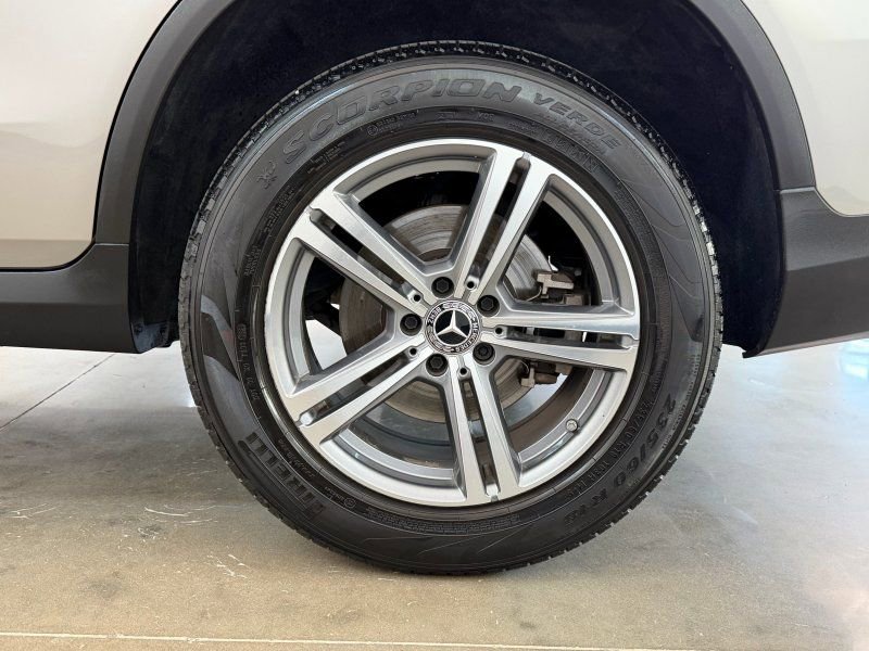 Used 2021 Mercedes-Benz GLC 300 w/ Premium Package image 12