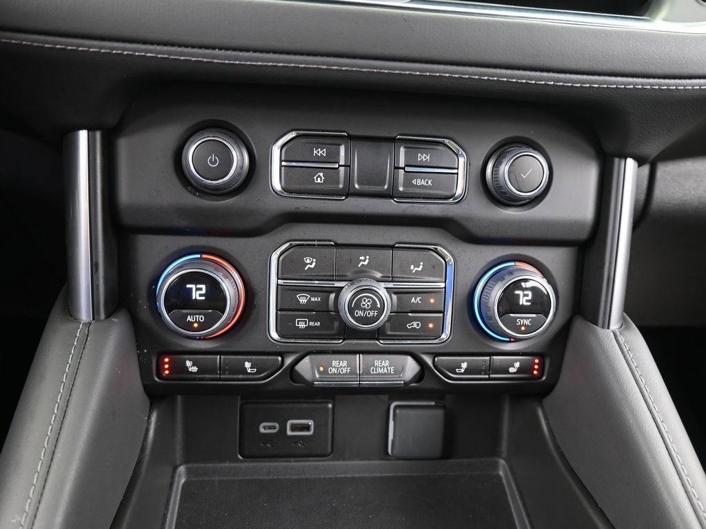 Used 2024 Chevrolet Suburban LT image 26