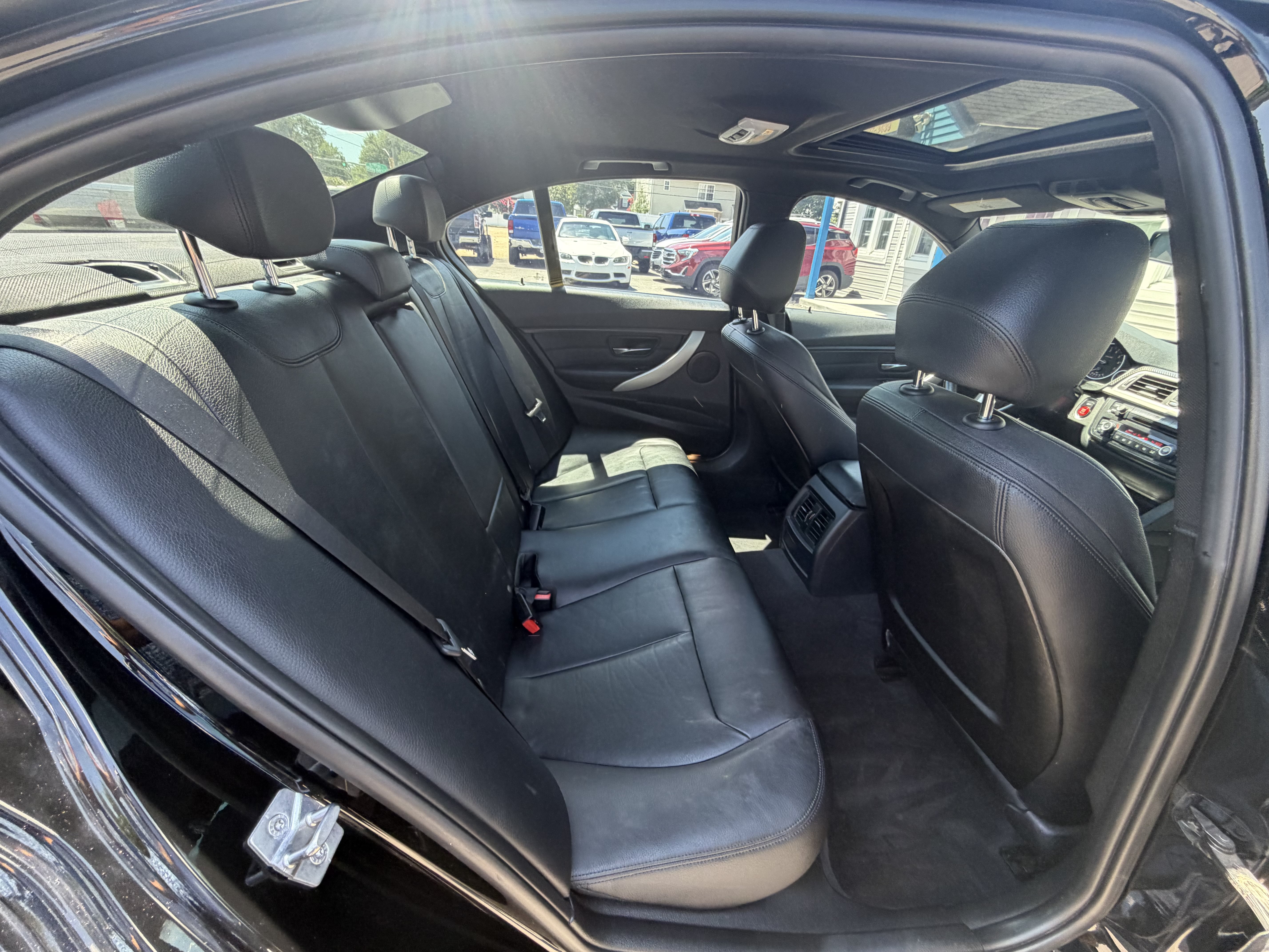 Used 2014 BMW 320i Sedan RWD image 14