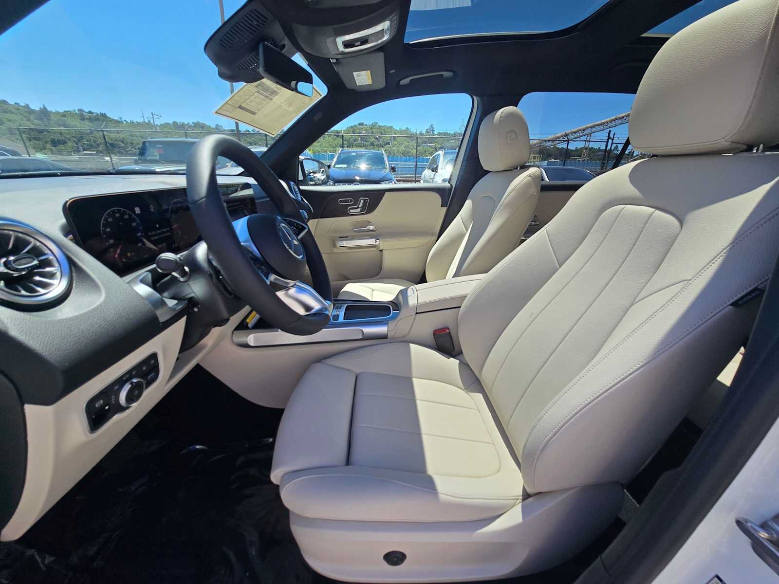 New 2026 Mercedes-Benz GLB 250 4MATIC image 20