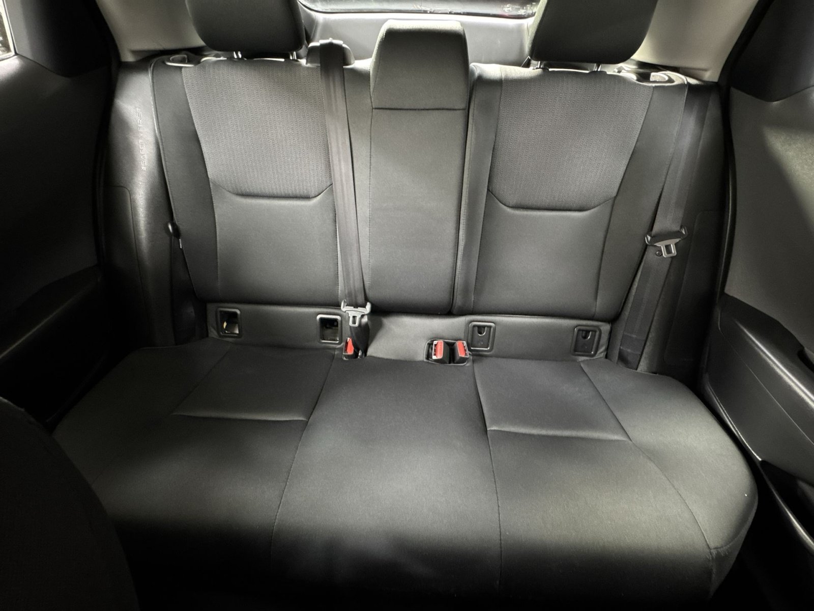 Used 2025 Toyota Prius LE AWD/4WD image 15