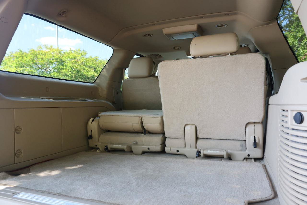 Used 2012 Cadillac Escalade ESV Premium AWD/4WD image 21