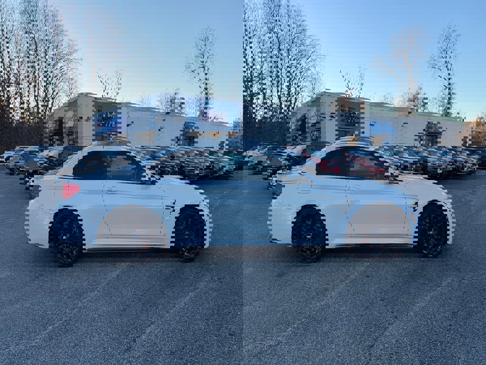 Used 2015 BMW M4 Convertible image 2