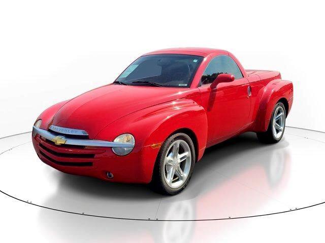 Used 2003 Chevrolet SSR w/ Preferred Equipment Group image 2