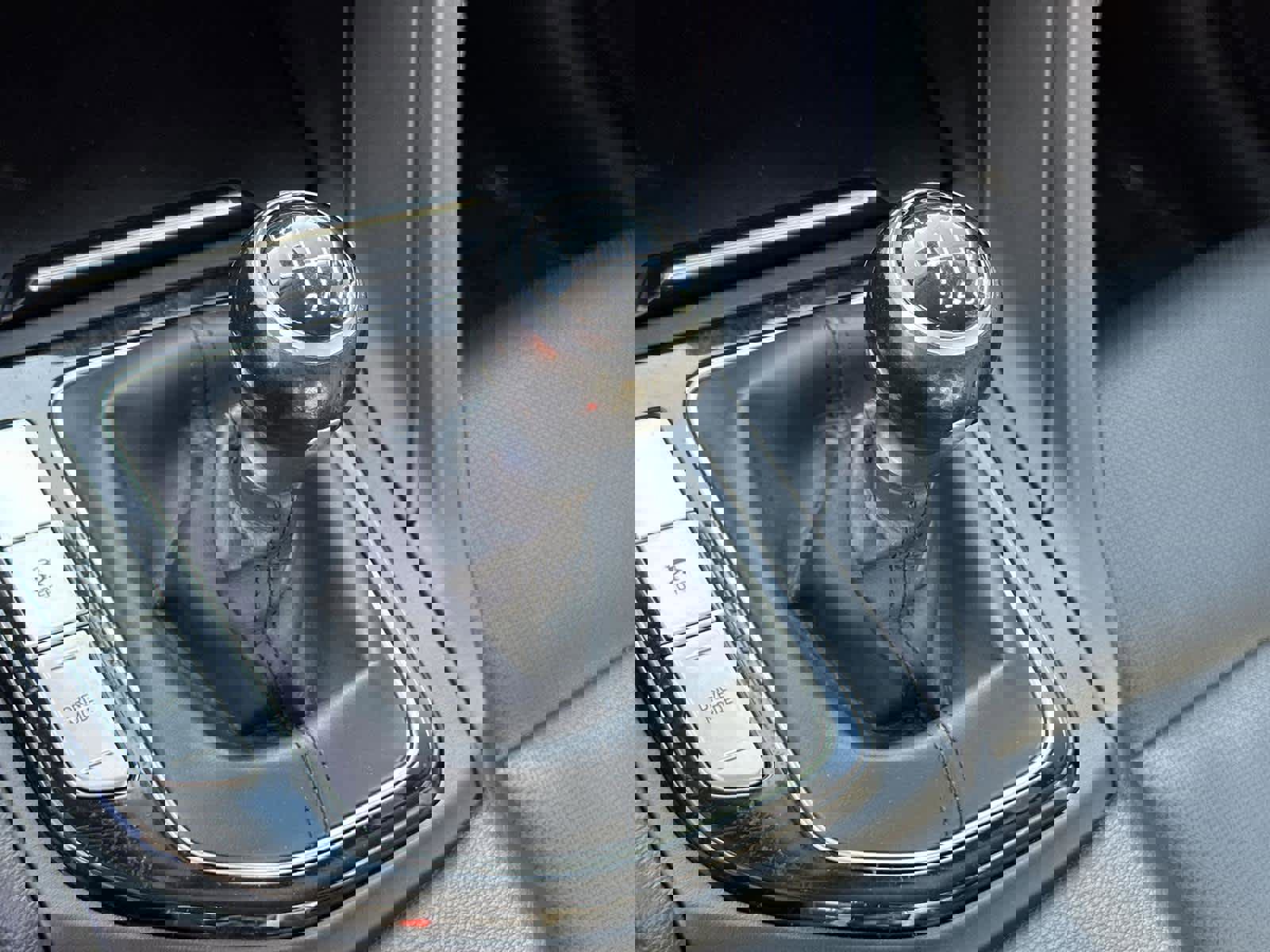 Used 2019 Genesis G70 2.0T Sport image 17