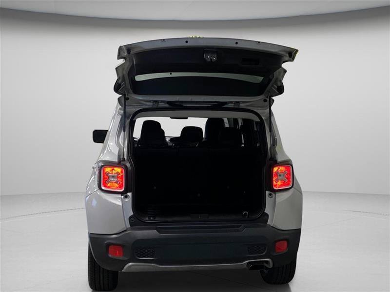 Used 2018 Jeep Renegade Limited w/ UConnect 8.4 Nav Group AWD/4WD image 5