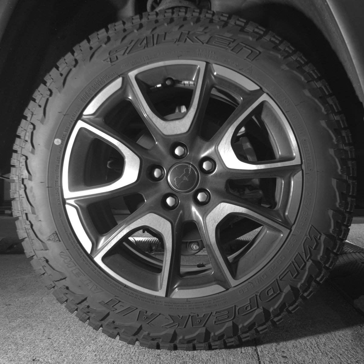 Used 2025 Jeep Compass Trailhawk image 15