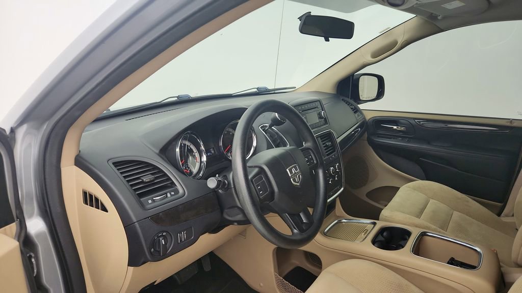 Used 2016 Dodge Grand Caravan SXT FWD image 19
