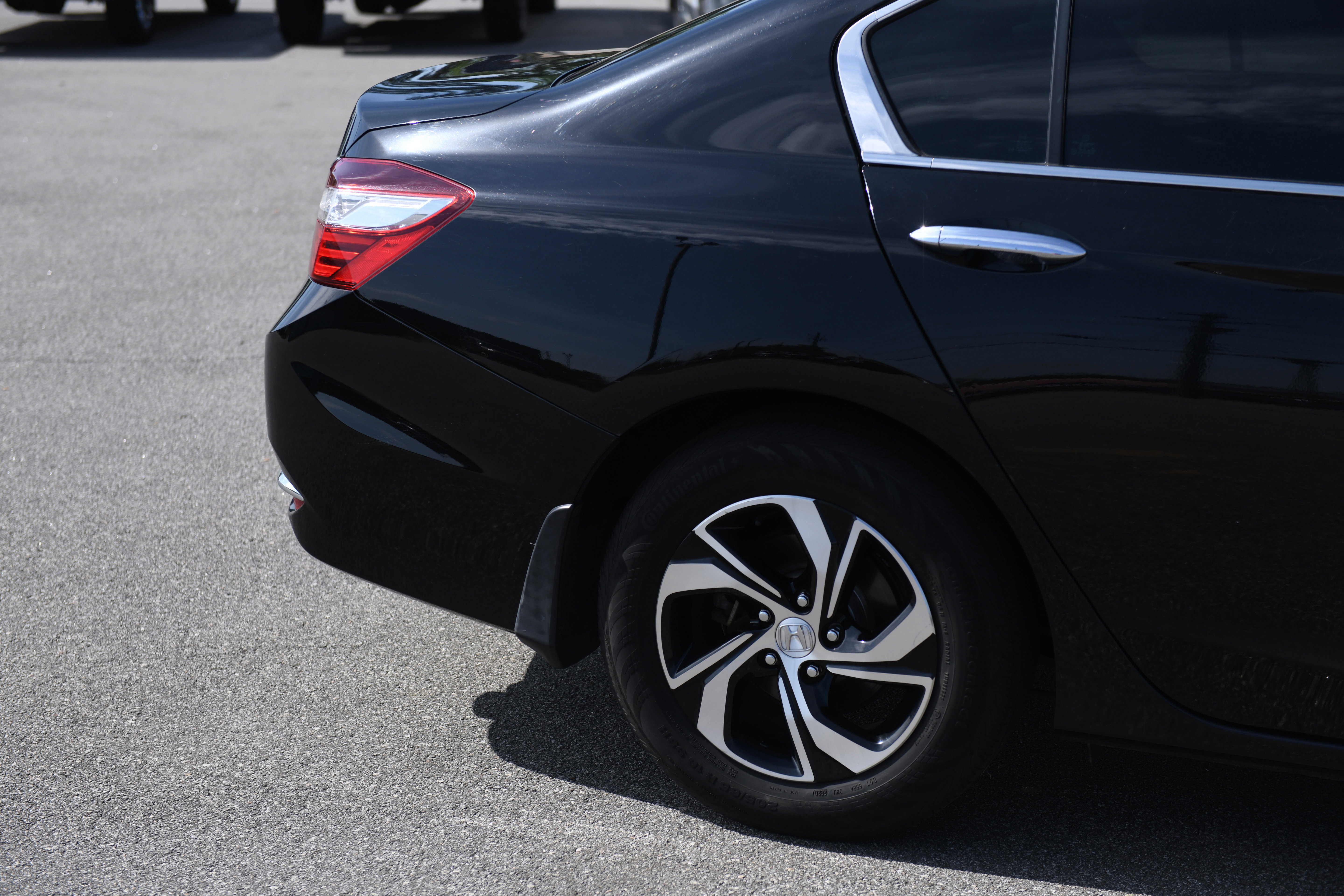 Used 2017 Honda Accord LX image 4