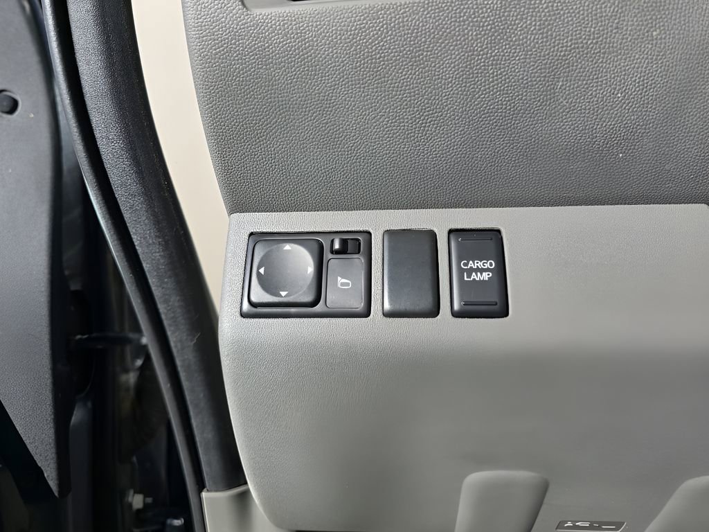 Used 2017 Nissan Frontier SV image 18