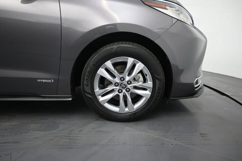 Used 2021 Toyota Sienna Limited FWD image 8