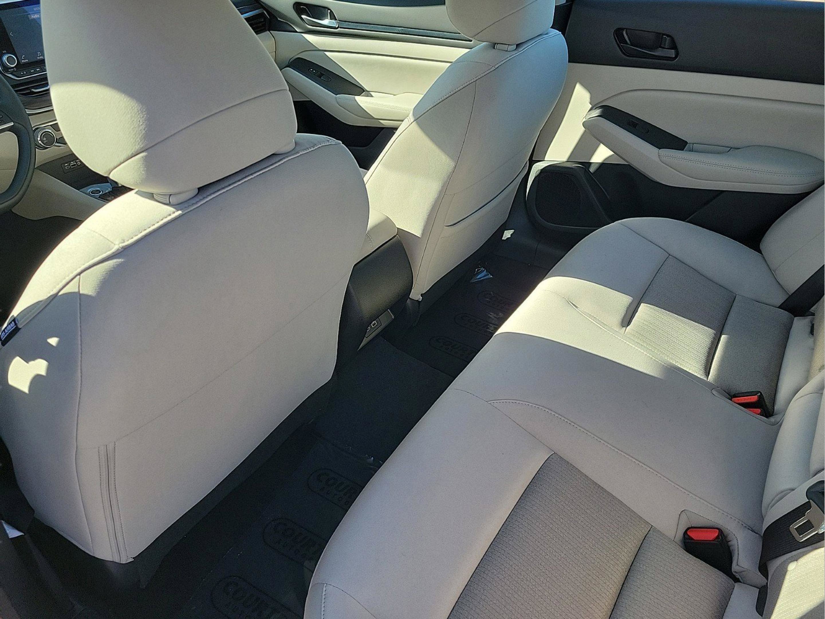 New 2025 Nissan Altima 2.5 SV FWD image 12