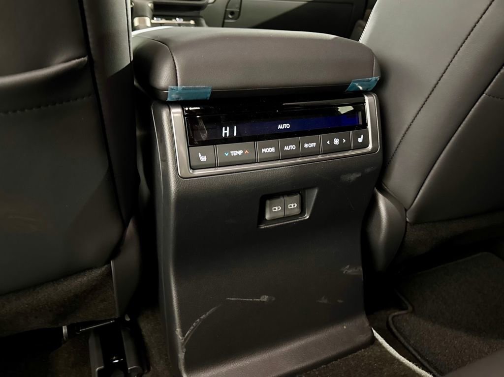 Used 2025 Lexus GX 550 image 29