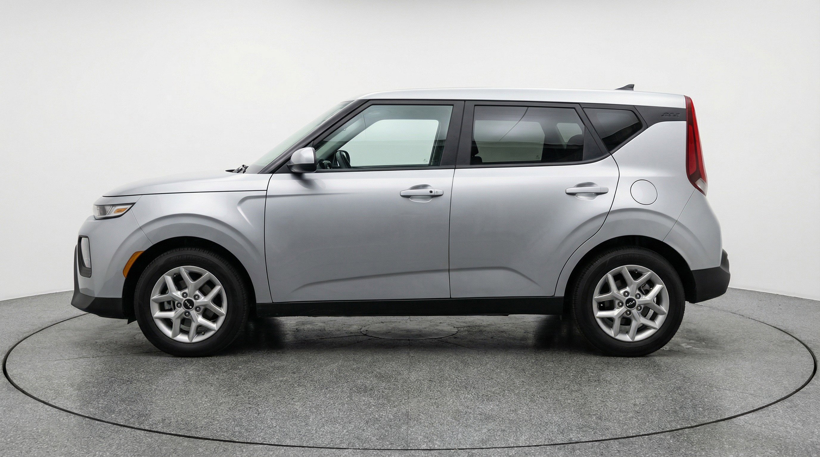 Used 2025 Kia Soul LX w/ LX Technology Package image 5