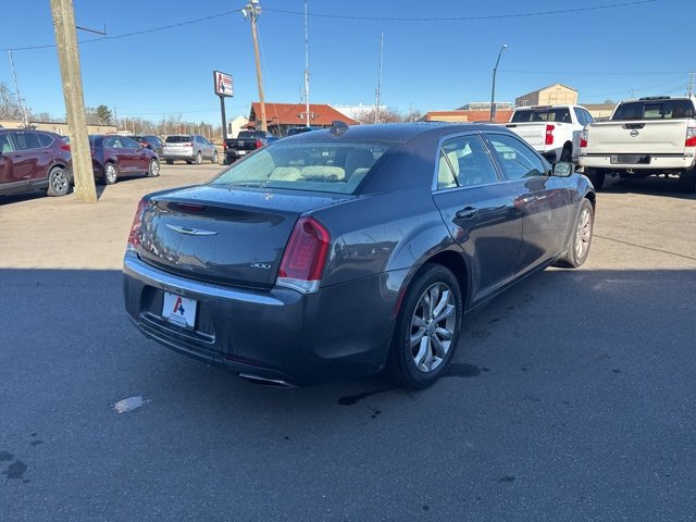 Used 2016 Chrysler 300 Limited w/ Driver Convenience Group image 4