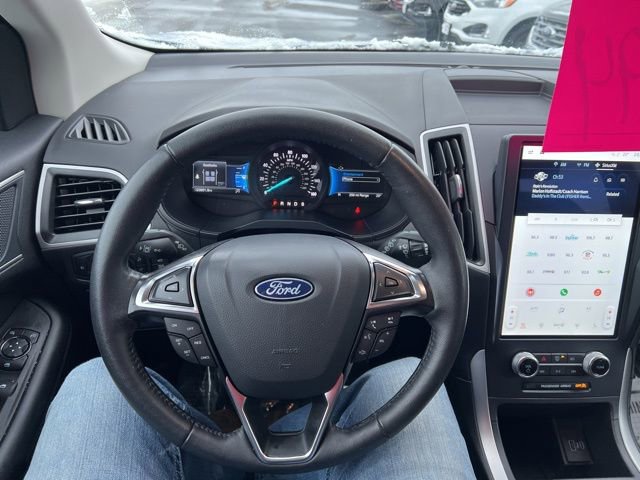 Used 2024 Ford Edge SEL w/ Convenience Package image 17