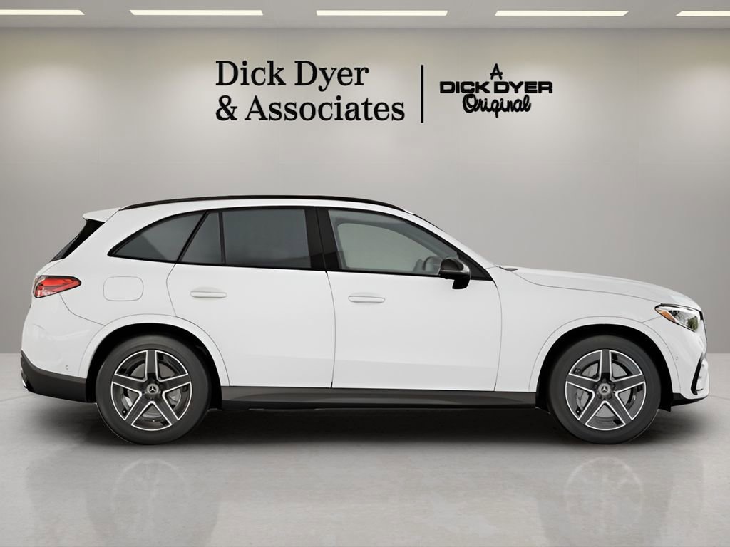 Used 2025 Mercedes-Benz GLC 300 image 3