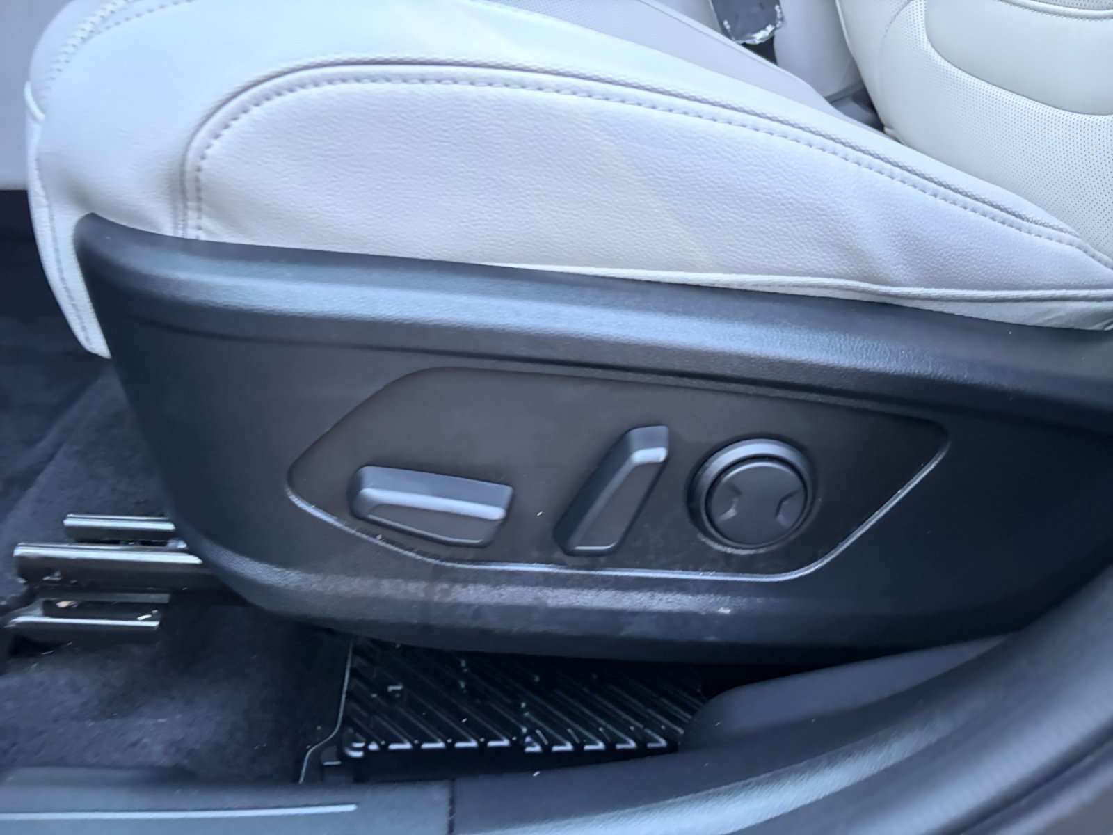 Used 2026 Hyundai Tucson Limited AWD/4WD image 15
