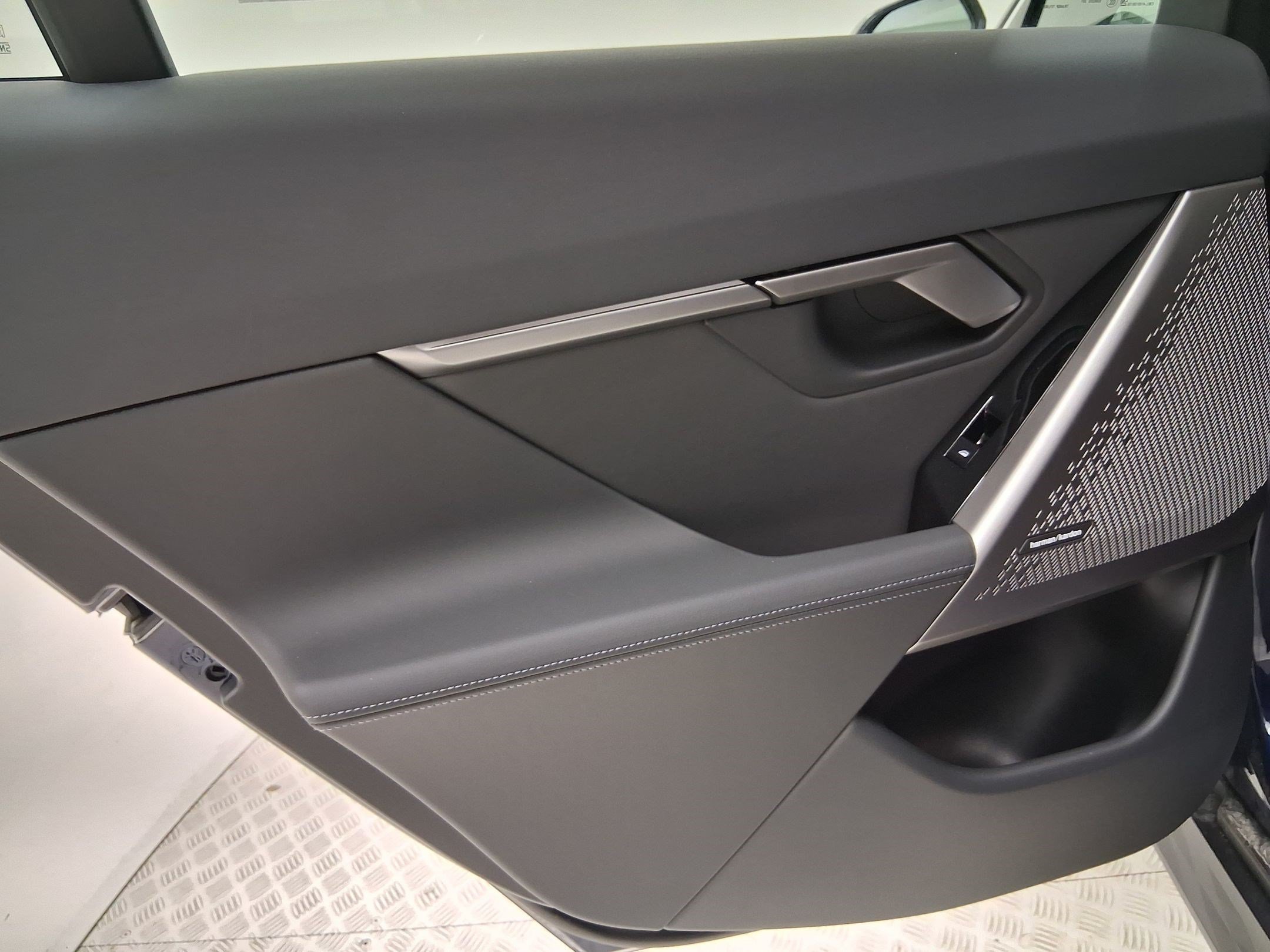 New 2027 BMW i5 eDrive40 RWD image 31
