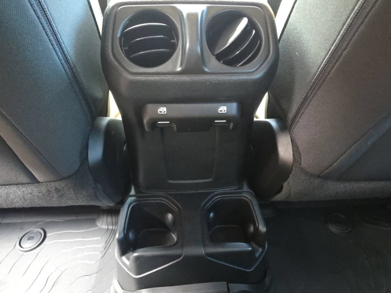 Used 2018 Jeep Wrangler Unlimited Sport S AWD/4WD image 26