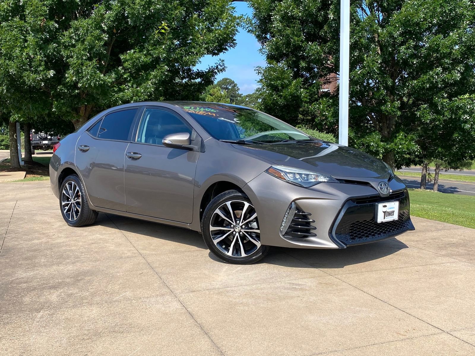 Used 2017 Toyota Corolla SE w/ Carpet Mat Package (TMS) FWD image 1