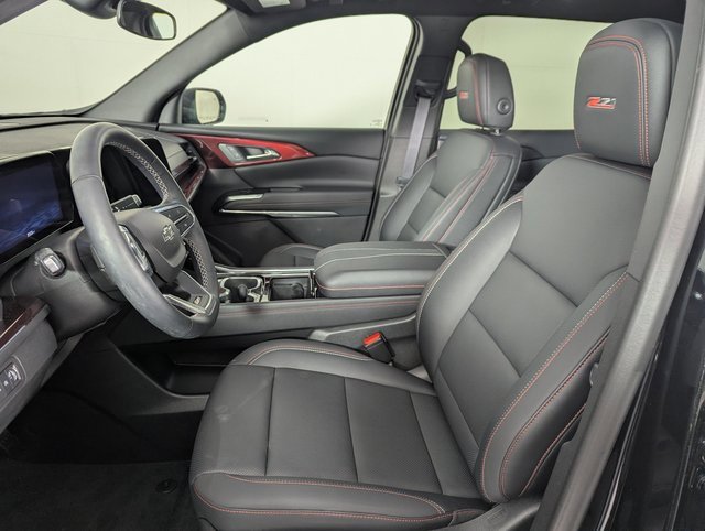 Used 2025 Chevrolet Traverse Z71 image 10