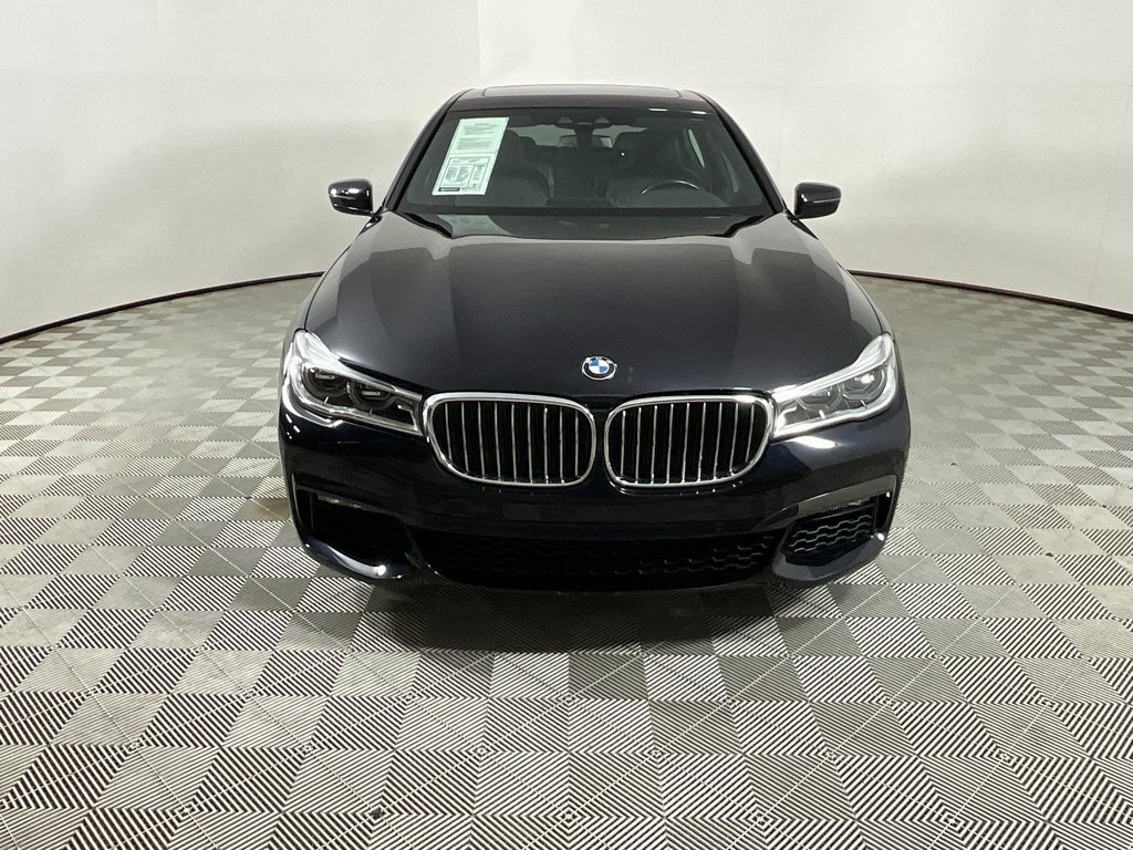 Used 2019 BMW 750i image 7