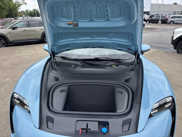Used 2023 Porsche Taycan RWD image 15