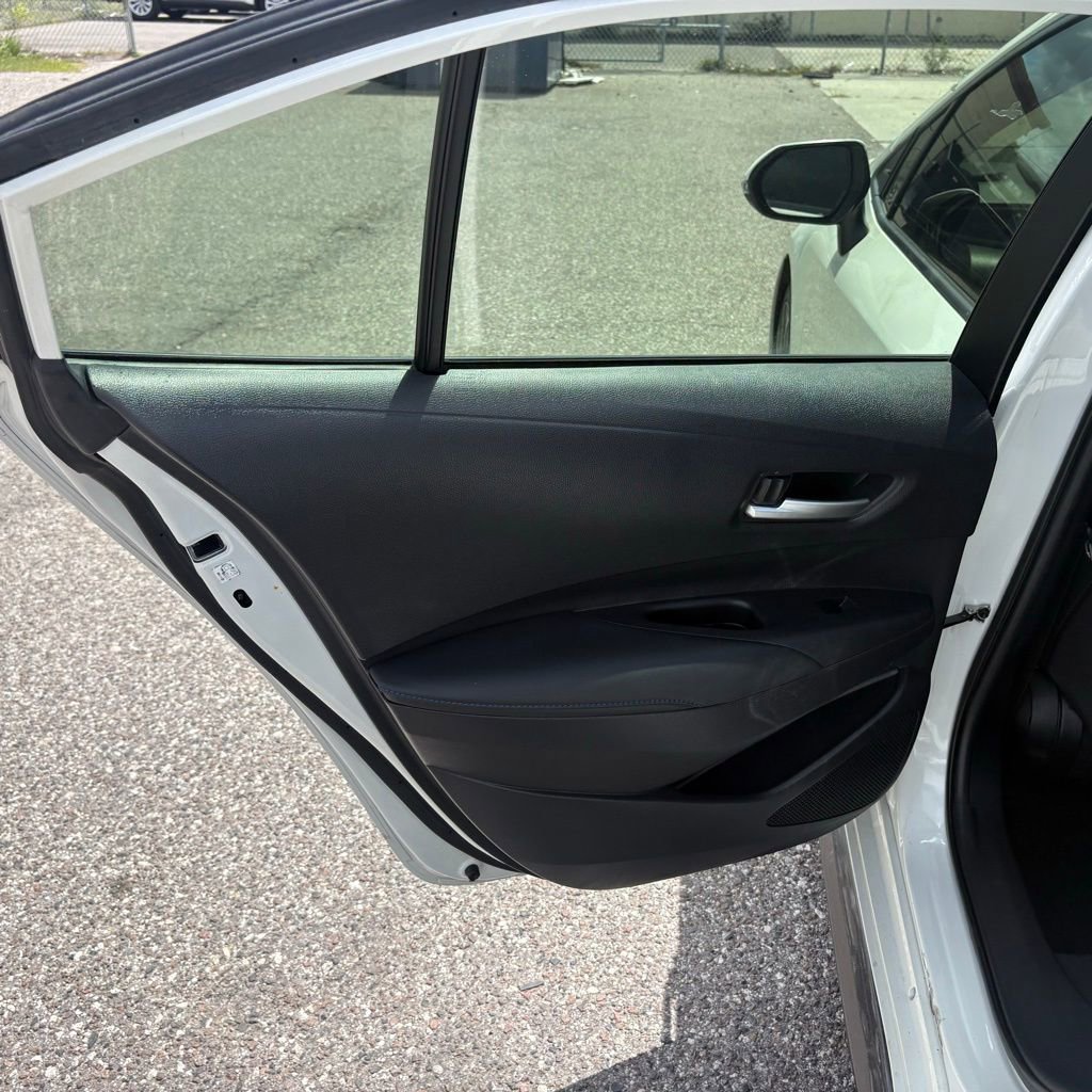 Used 2021 Toyota Corolla SE w/ SE Premium Package image 12