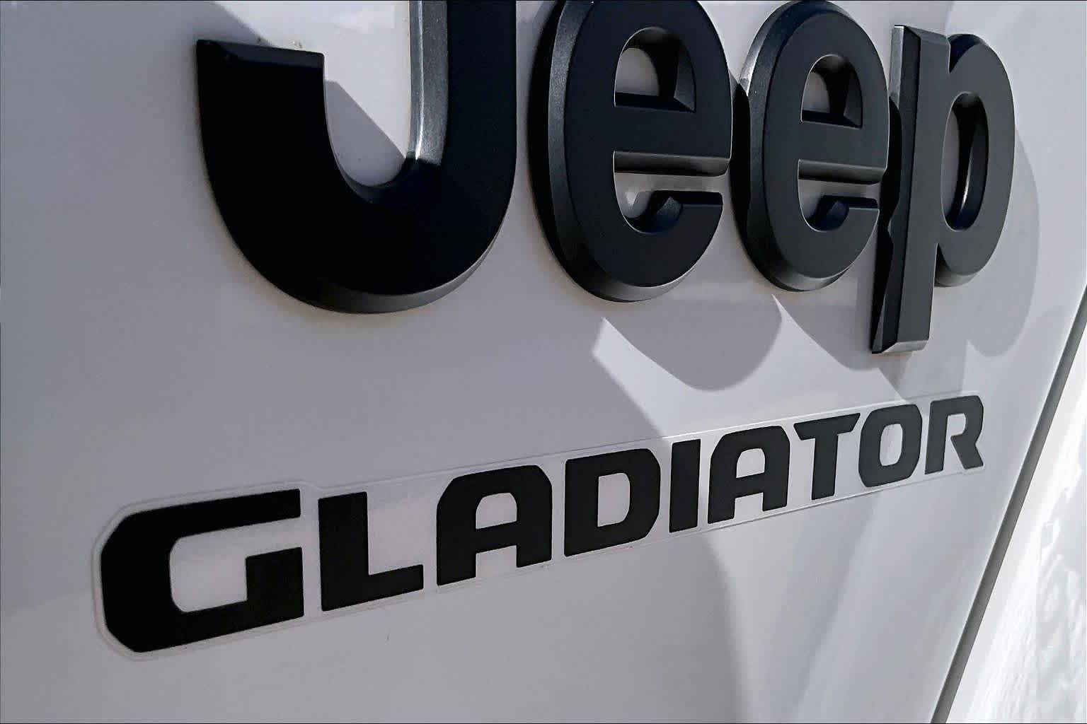 Used 2022 Jeep Gladiator Sport AWD/4WD image 9