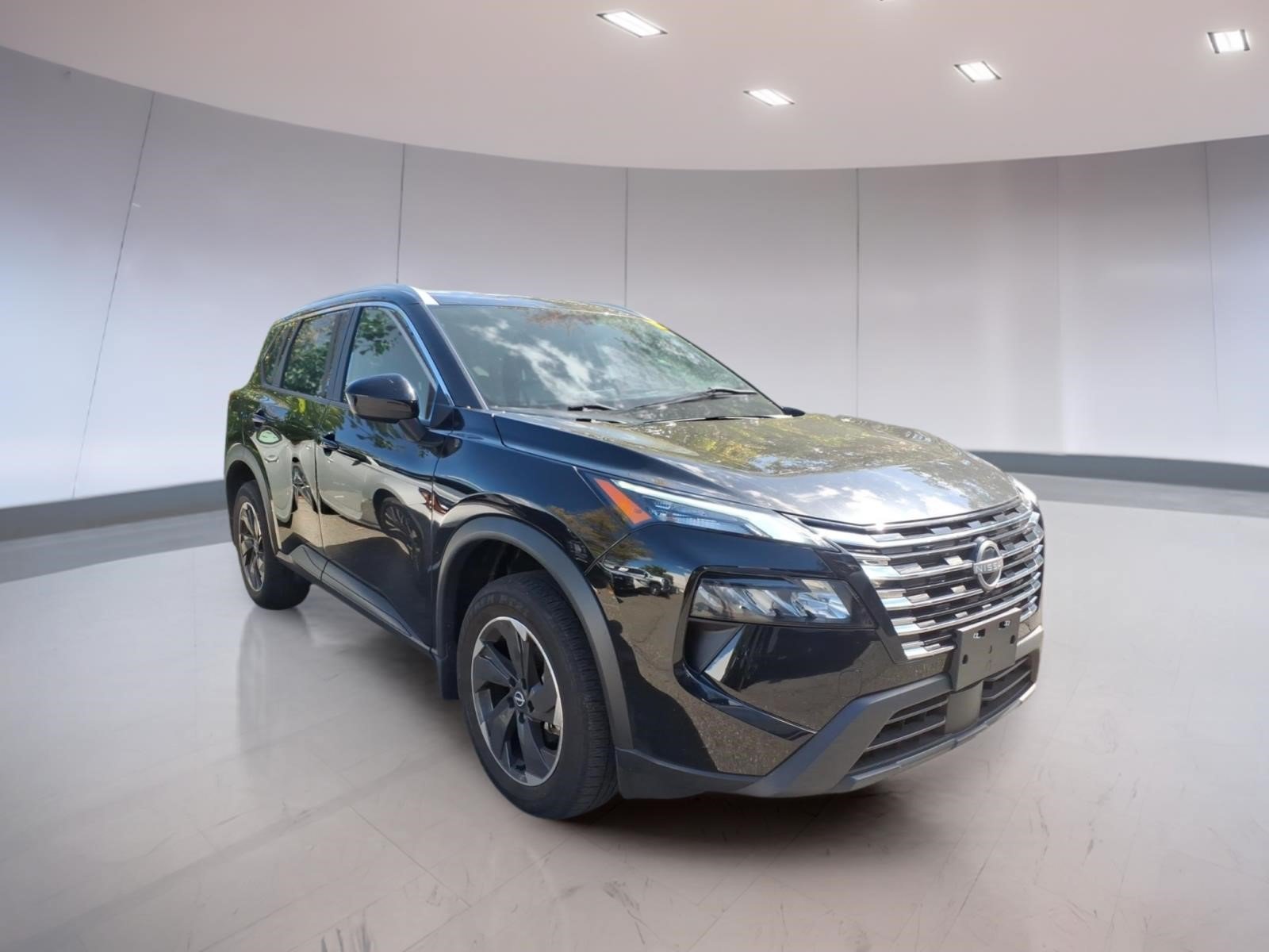 Used 2024 Nissan Rogue SV w/ SV Premium Package AWD/4WD image 1