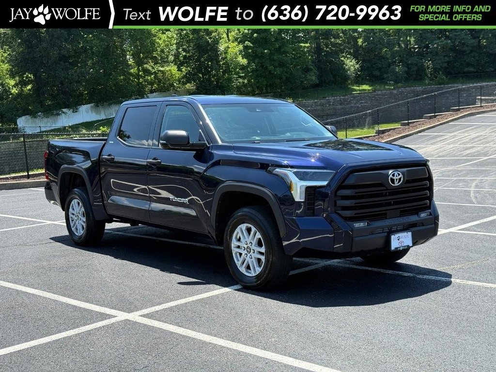 Used 2022 Toyota Tundra SR5 w/ SR5 Convenience Package image 1