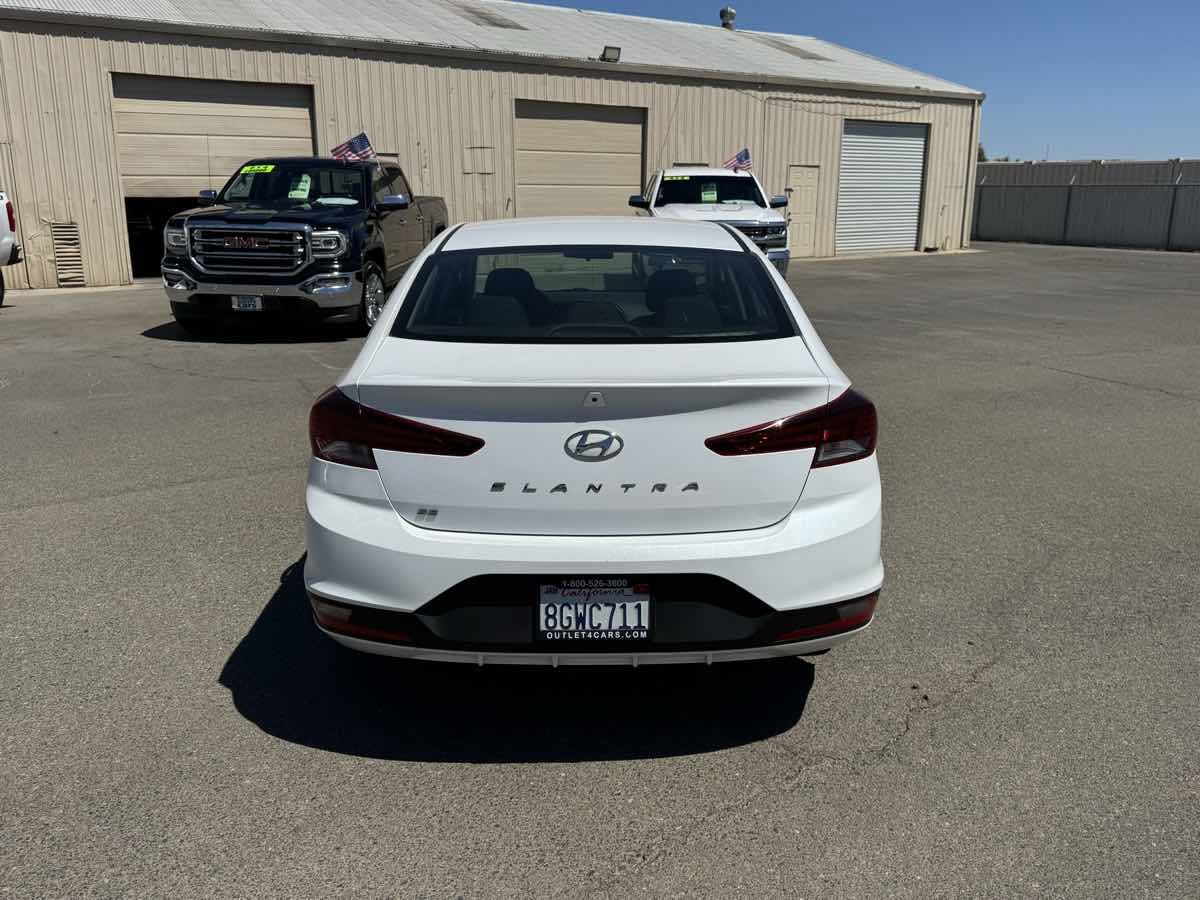 Used 2019 Hyundai Elantra SE w/ Cargo Package FWD image 8